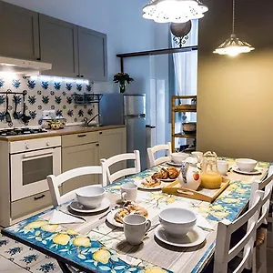 La Casa Napoletana - Ls Неаполь